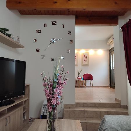 Marilou'S Cottage Ágios Matthaíos Екстериор снимка